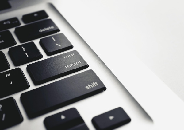 electronics accessories minimal